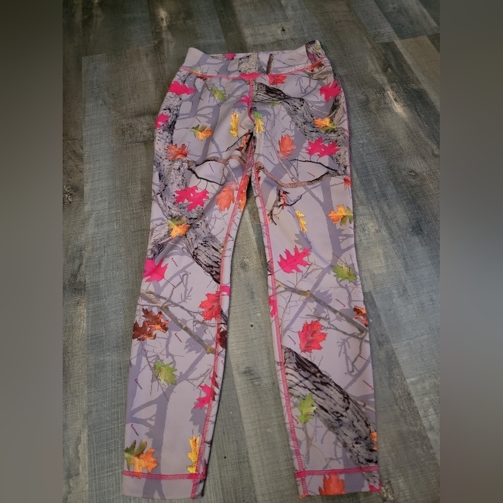 Ariat Tech hot leaf camo limited edition leggings size XS